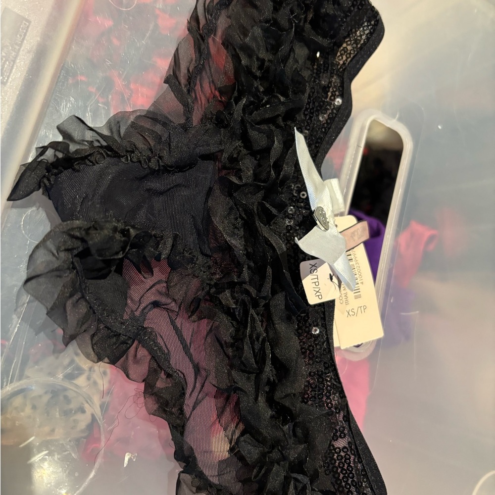 NWT  xs undie